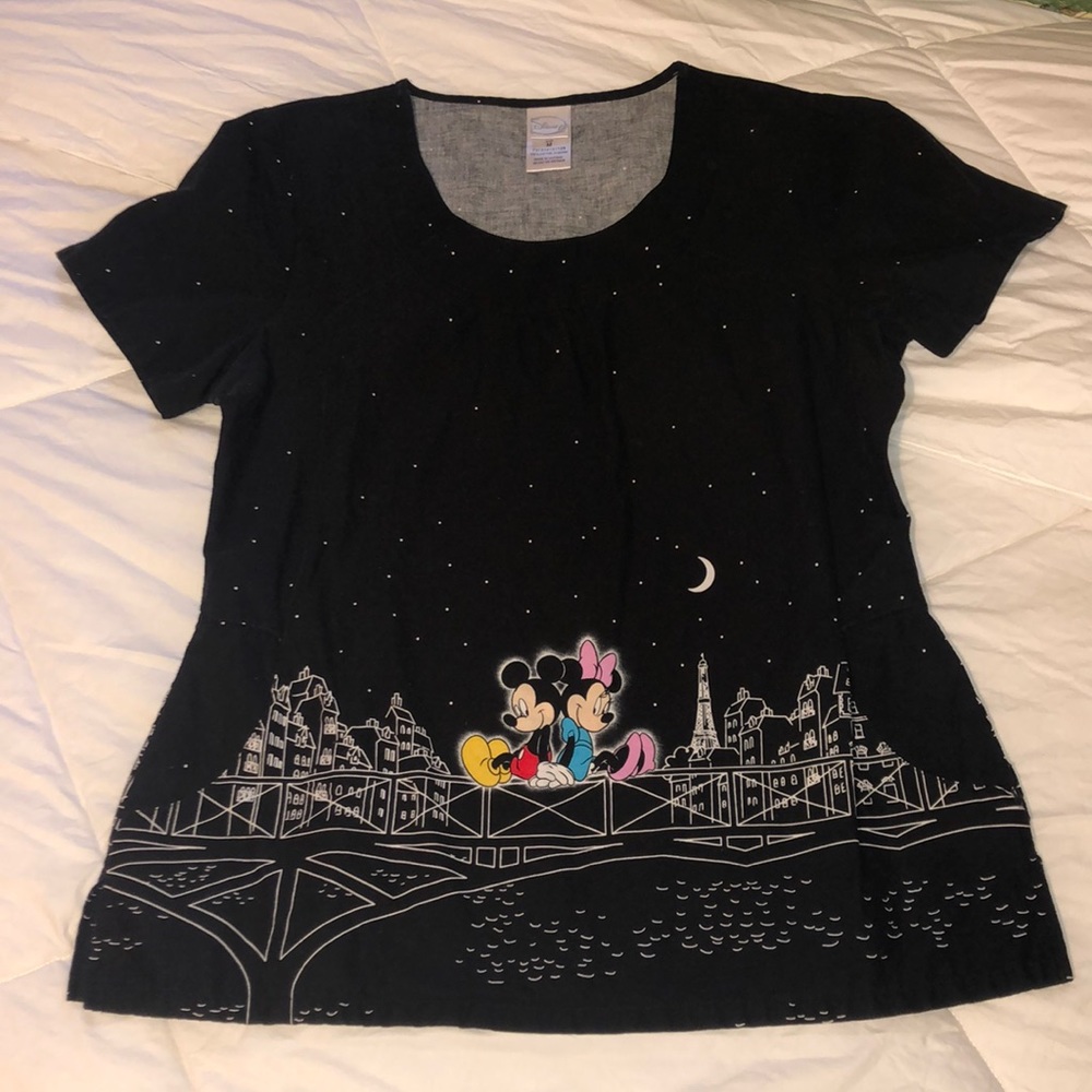 Disney Mickey & Minnie skyline scrub top. Medium